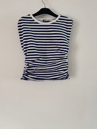 Top rayas azul marino y blanco