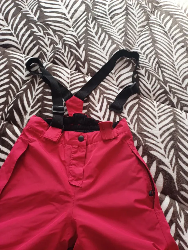 Pantalón de nieve para niña/o.    6 / 8 años