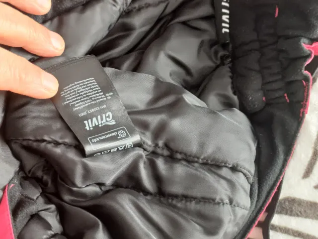 Pantalón de nieve para niña/o.    6 / 8 años