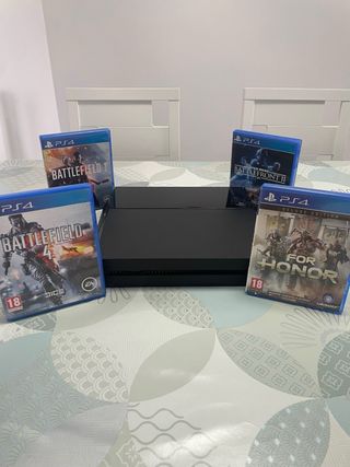 PS4 500GB Negra + 3 Mandos + 4 Juegos
