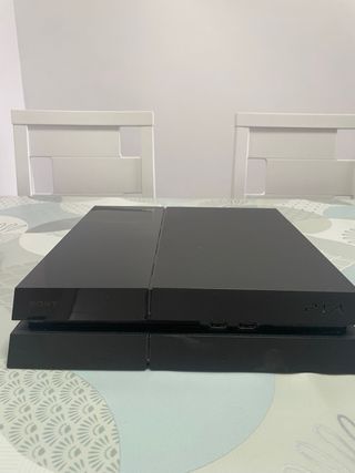 PS4 500GB Negra + 3 Mandos + 4 Juegos