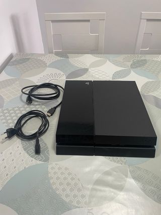PS4 500GB Negra + 3 Mandos + 4 Juegos