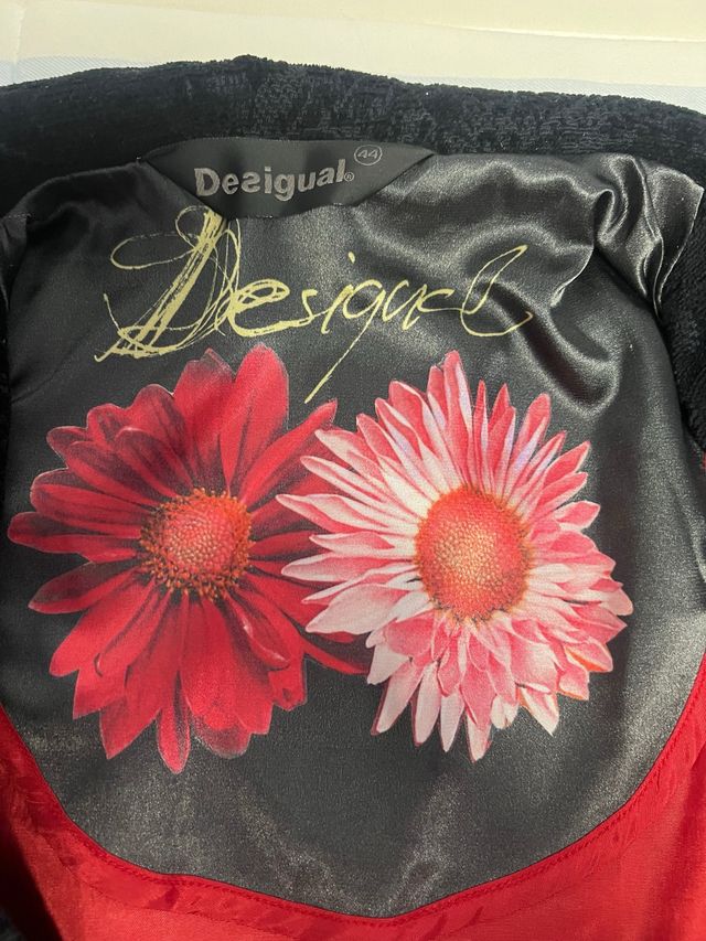 Abrigo de mujer color negro