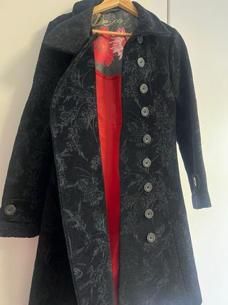 Abrigo de mujer color negro