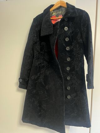 Abrigo de mujer color negro