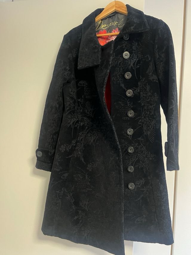 Abrigo de mujer color negro