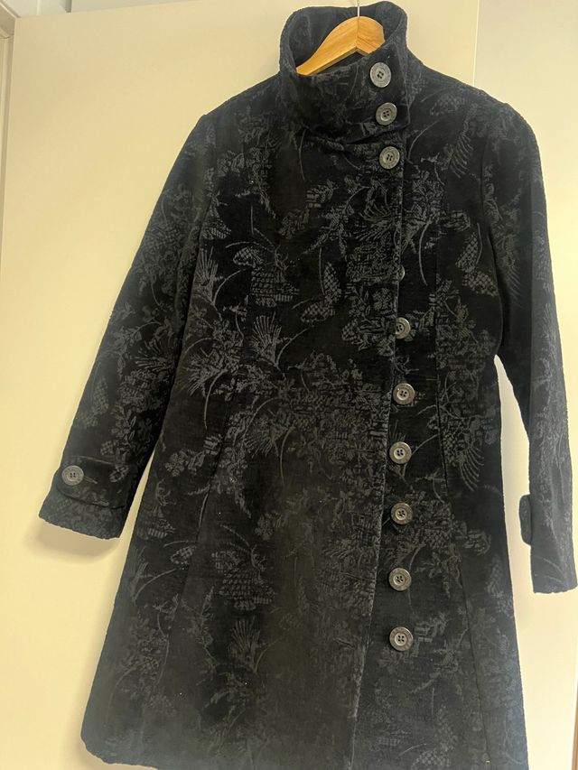 Abrigo de mujer color negro