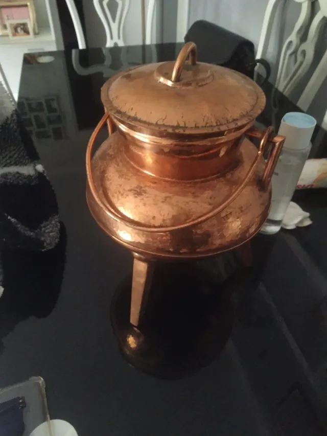 Olla de cobre antigua