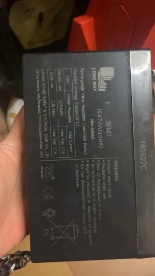 Coche eléctrico infantil rojo