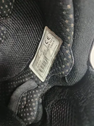 Mono de skid niño casco y gafas