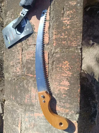 Serrucho de poda LISTA con funda