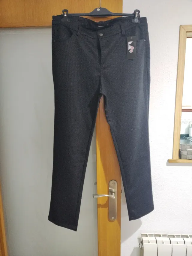 Pantalón elástico estampado