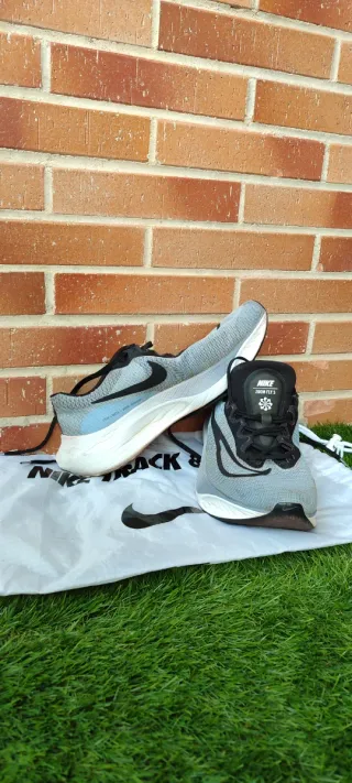 Nike Zoomfly 5 Negro/Gris