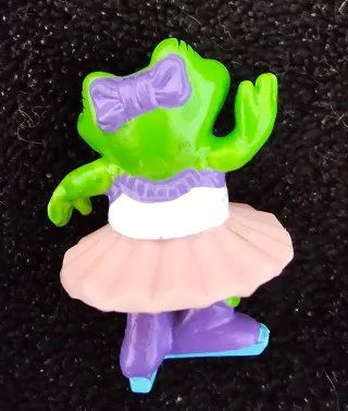 2 Rane da Collezione Giochi h. 4 cm. Pattinatori