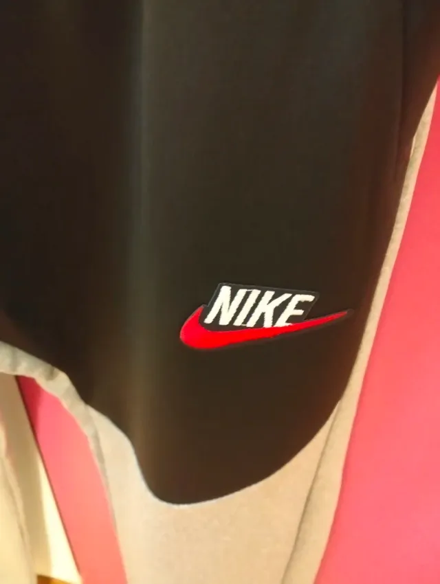 Pantalón Nike hombre gris y negro