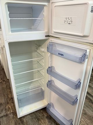 Nevera blanca Svan
