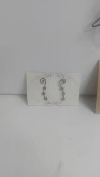 Pendientes bisutería morados y plateados