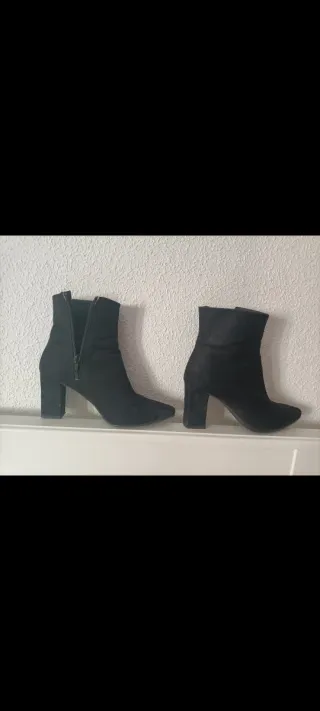 Botines negros tacón alto poco uso
