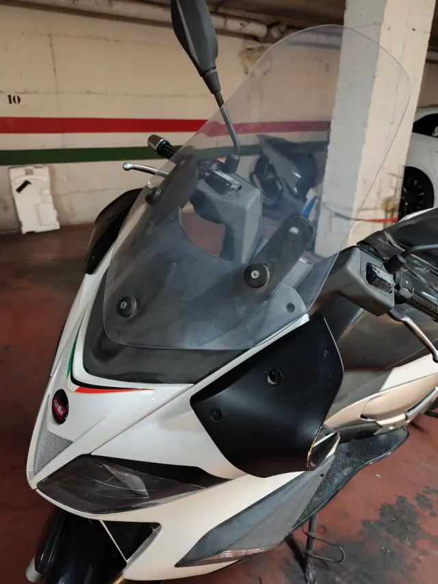 Aprilia SR Max 125 – Año 2011