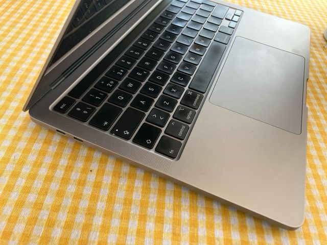 MacBook Pro 13” (2020) i5 1,4 GHz 8GB RAM 512GB