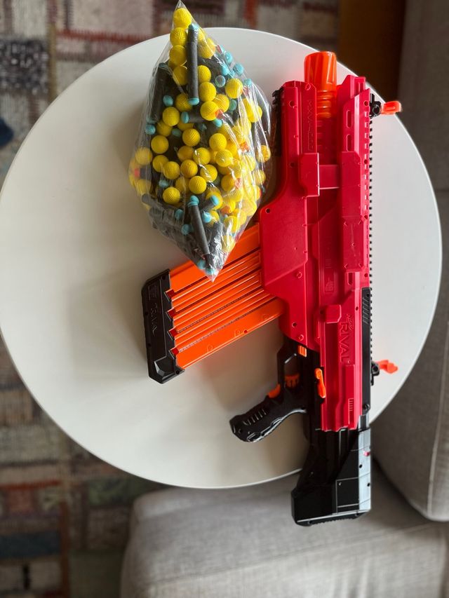 Nerf Rival MVXI4000 Roja + Balines