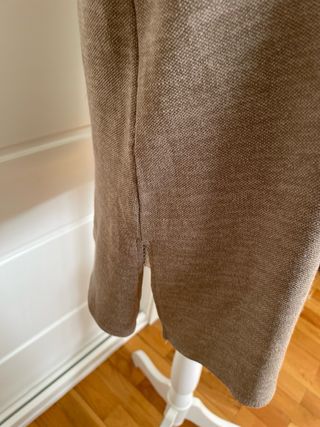 Chaleco Zara Marrón con etiqueta