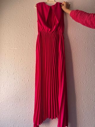 Vestido largo rosa plisado