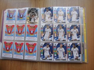 ÁLBUM ARCHIVADOR ADRENALYN 2023-24 + 469 CARTAS