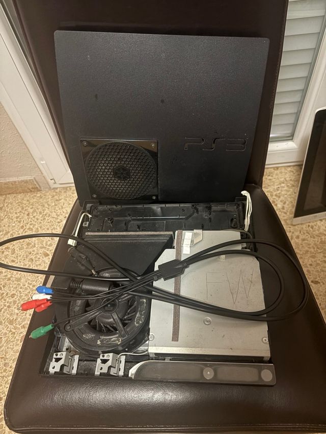 PS3 Slim 120GB Negra