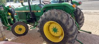 Tractor Frutero John Deere