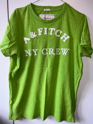 Camiseta Abercrombie & Fitch verde USADA.