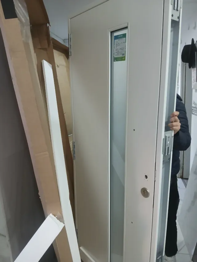 Puerta nueva de seguridad