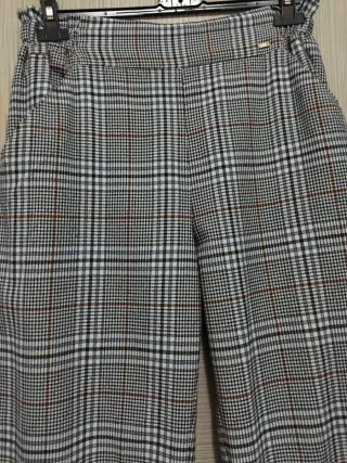 Pantaloni taglia 16 anni