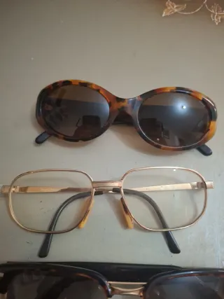 Lote de gafas de sol y vista