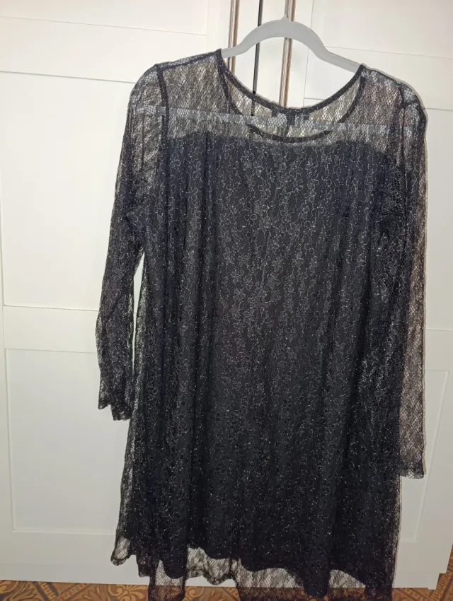 Vestido corto encaje negro