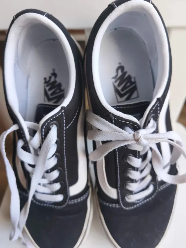 Deportivas Vans Negras y Blancas