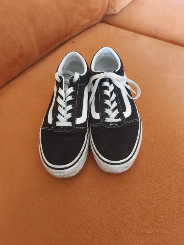 Deportivas Vans Negras y Blancas