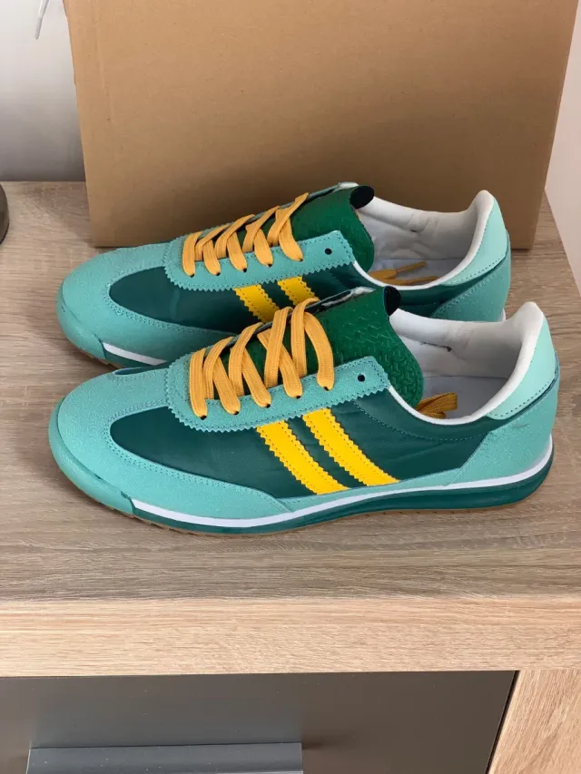 Zapatillas deportivas. Número 37