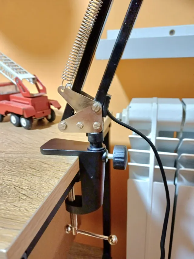 Lámpara flexo retro Bélgica metal