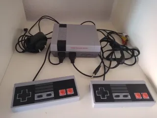 Consola Nintendo NES Gris con mandos