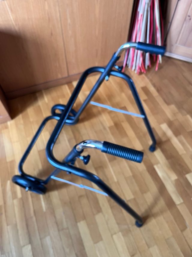 Andador Plegable Sunrise Medical con Ruedas