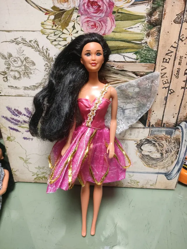 Muñeca Barbie asiática Kira o Miko