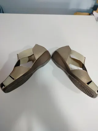 Sandalias Aerosoles Doradas Talla 37.5