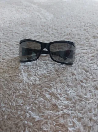 Gafas de sol Vogue negras y plateadas