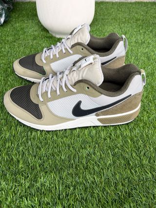 Zapatillas Nike Talla 40 Beige y Verde Oliva