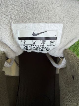 Zapatillas Nike Talla 40 Beige y Verde Oliva