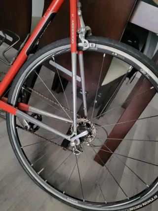 Bicicleta de carretera KINETHIC