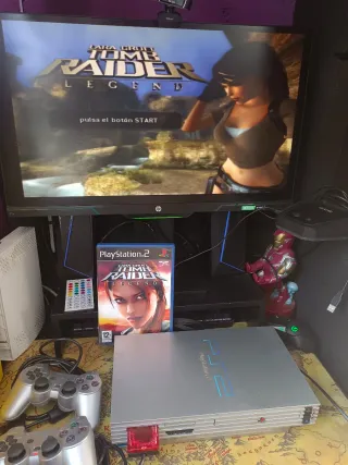 PlayStation 2 Plateada en caja