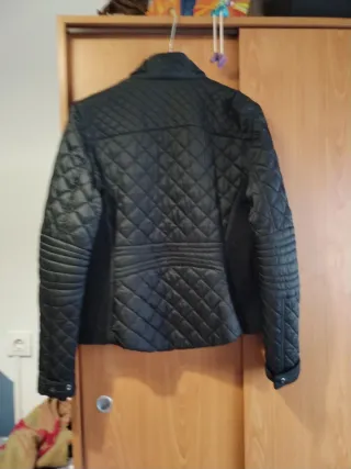 Cazadora acolchada Zara negra
