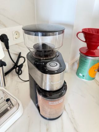 Cafetera DeLonghi y Molinillo Eléctrico